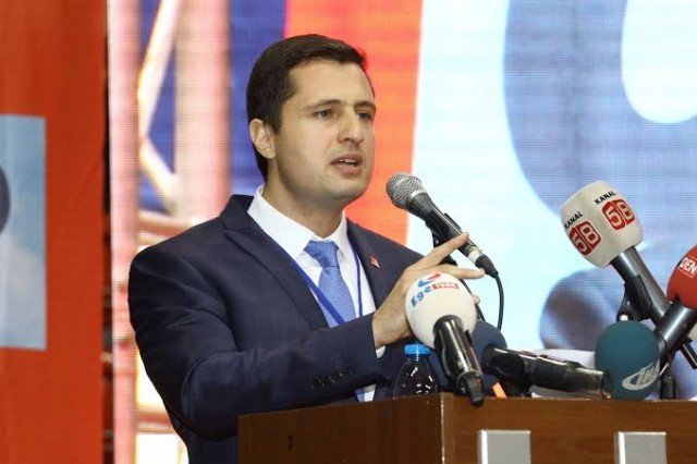 CHP �zmir�de il�e ba�kanlar� yar�n Y�cel'e desteklerini a��klayacaklar