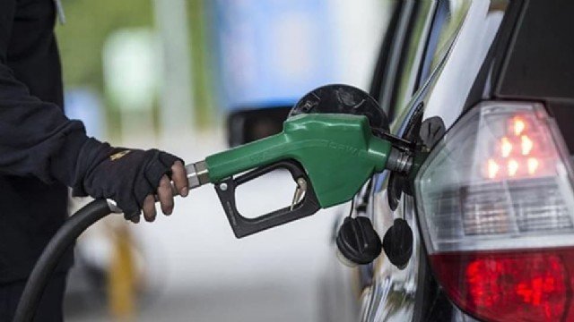 Hem benzine hem de motorine �ifte indirim geliyor!