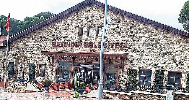 Bay�nd�r Belediyesi�nin d�zenledi�i �Hayalimdeki Bay�nd�r� Resim Yar��mas��nda �d�ller Verildi