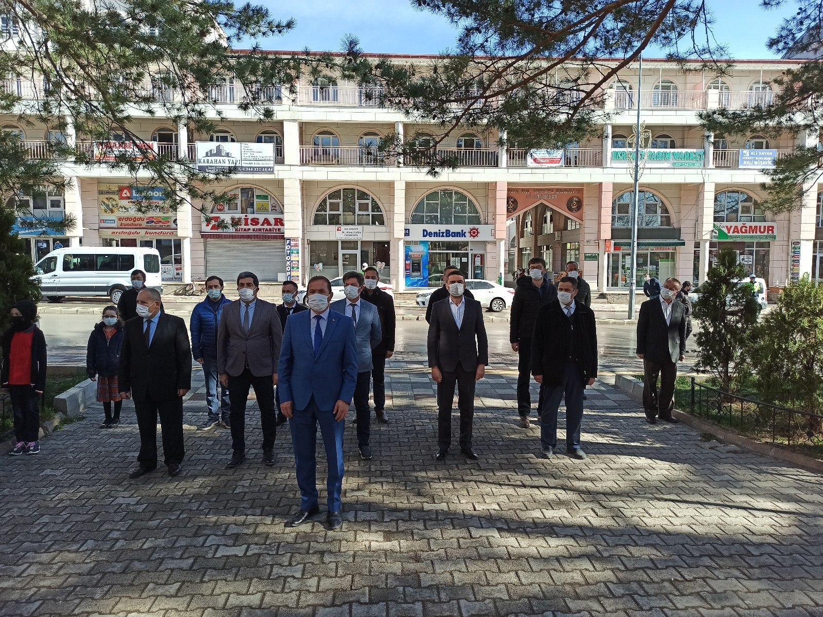 �uhut�ta 23 Nisan kutland�