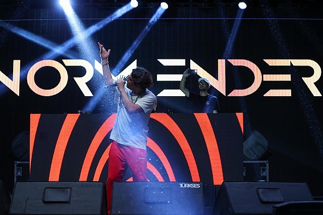 Buca�da Norm Ender ile 19 May�s co�kusu