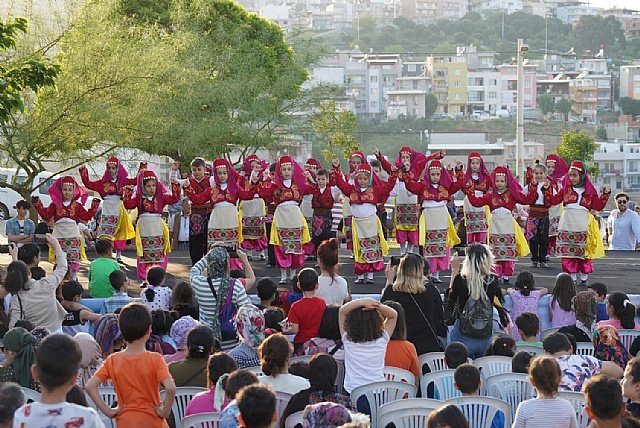 Gaziemir Park �enlikleri�yle �ocuklar doyas�ya e�lendi